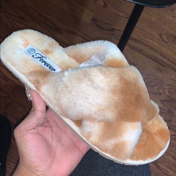 ‘Fuzzy Fuzz Me’ Slides🤎 - Picture 2 of 3